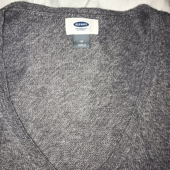 Old Navy Classic V-Neck sweater - Picture 4 of 5